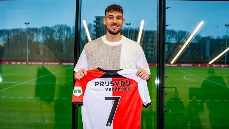 Jakub Moder statystyki: Zaskakujące osiągnięcia i forma w Feyenoord