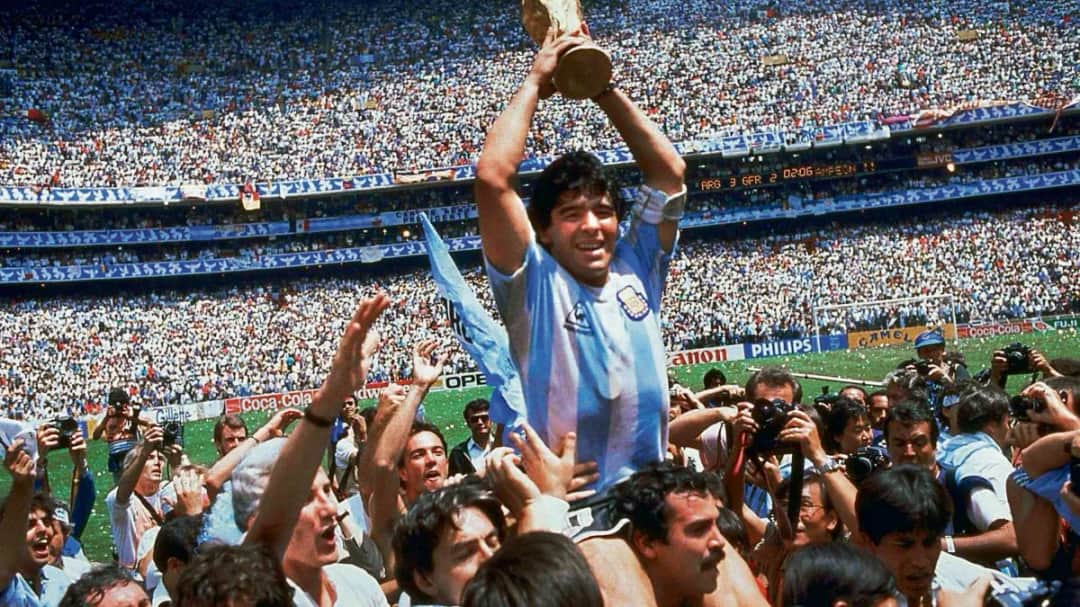 Diego Maradona statystyki: Niezapomniane osiągnięcia legendy futbolu